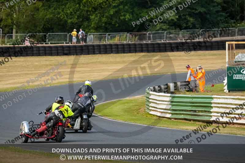 Vintage motorcycle club;eventdigitalimages;mallory park;mallory park trackday photographs;no limits trackdays;peter wileman photography;trackday digital images;trackday photos;vmcc festival 1000 bikes photographs